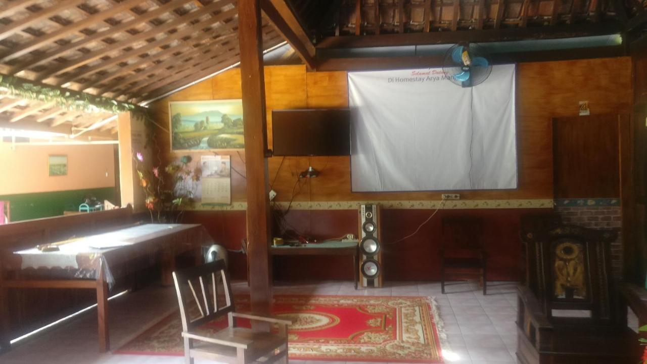 Homestay Arya Mangunan Бантул Екстериор снимка